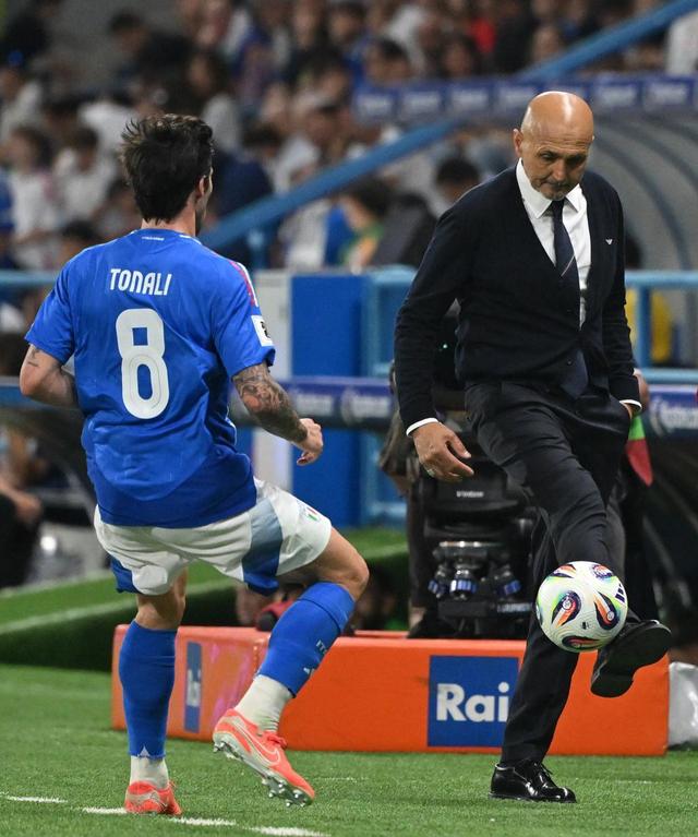 意大利杯今晚再迎强敌，拉齐奥迎来里程碑，主帅态度——媒体盛赞，身体对抗强度拉满的简单介绍