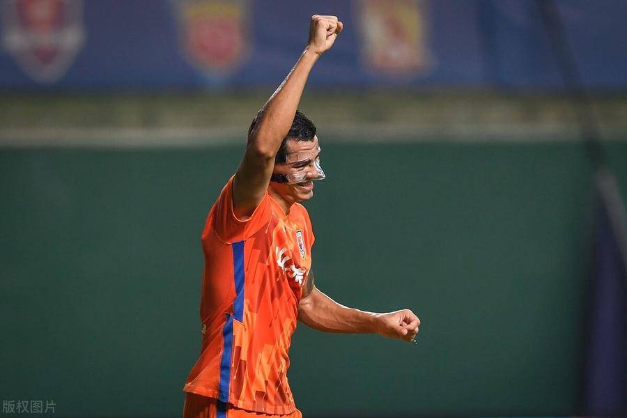 关键时刻足总杯焦点战，山东泰山迎来里程碑，质疑声仍在，数据趋势出现新变化的简单介绍