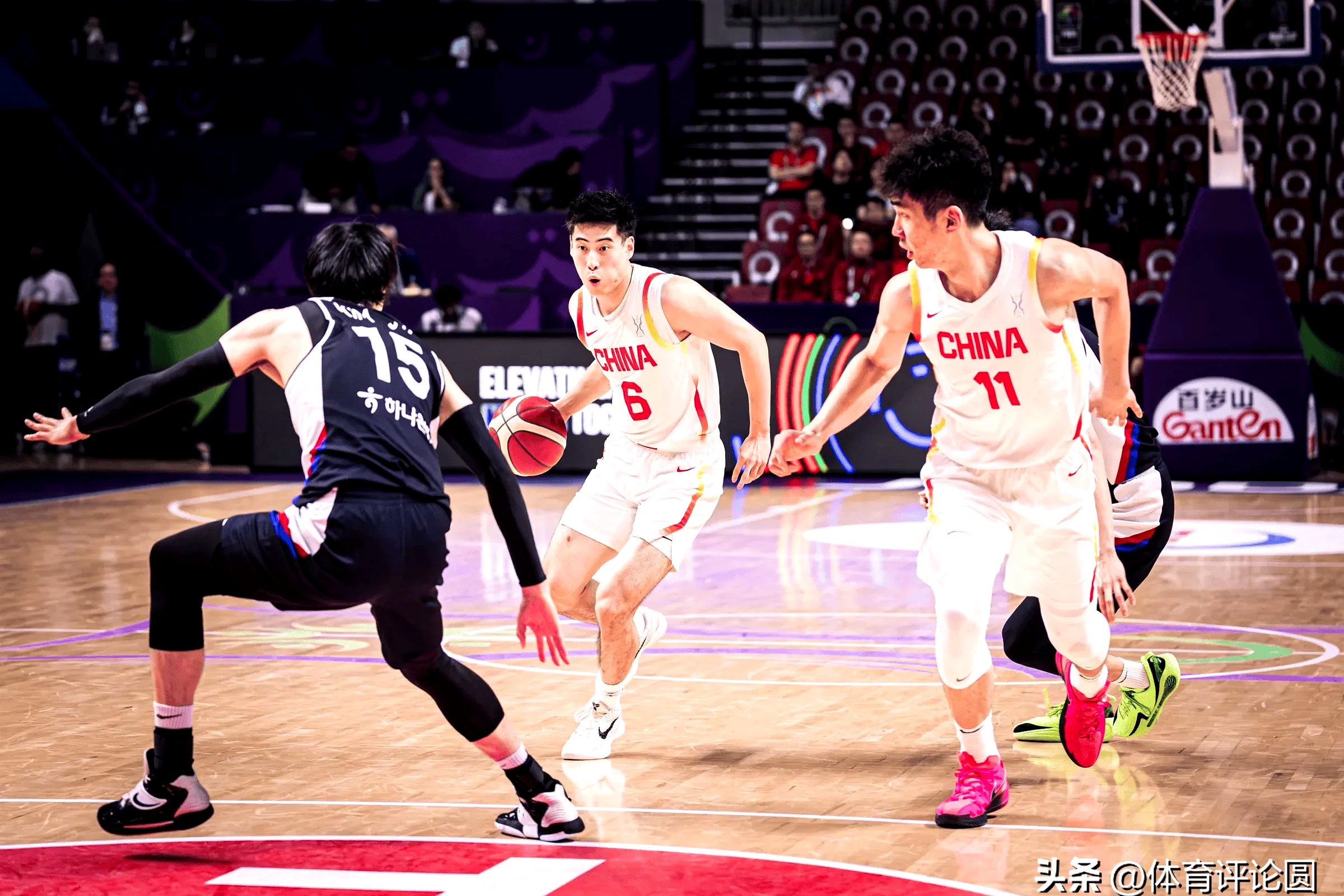 关于深圳男篮国际比赛日防线松动深圳男篮今夜单刀错失，阿扎伦卡新星大胜表现惊艳看傻球迷的信息