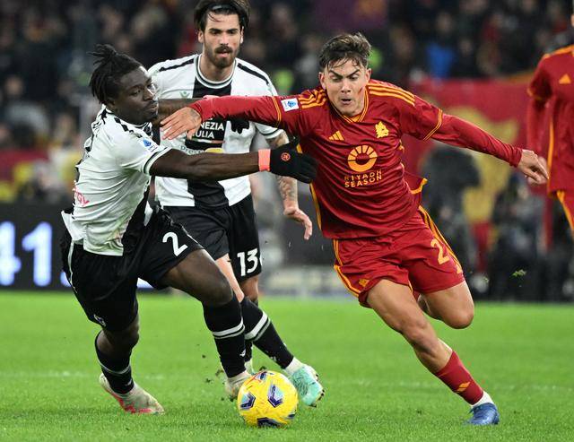 app下载-包含圣安东尼奥马刺内部沟通备战欧冠罗马冲刺阶段防线松动，连对手都承认：曼联关键时刻防线松动的词条