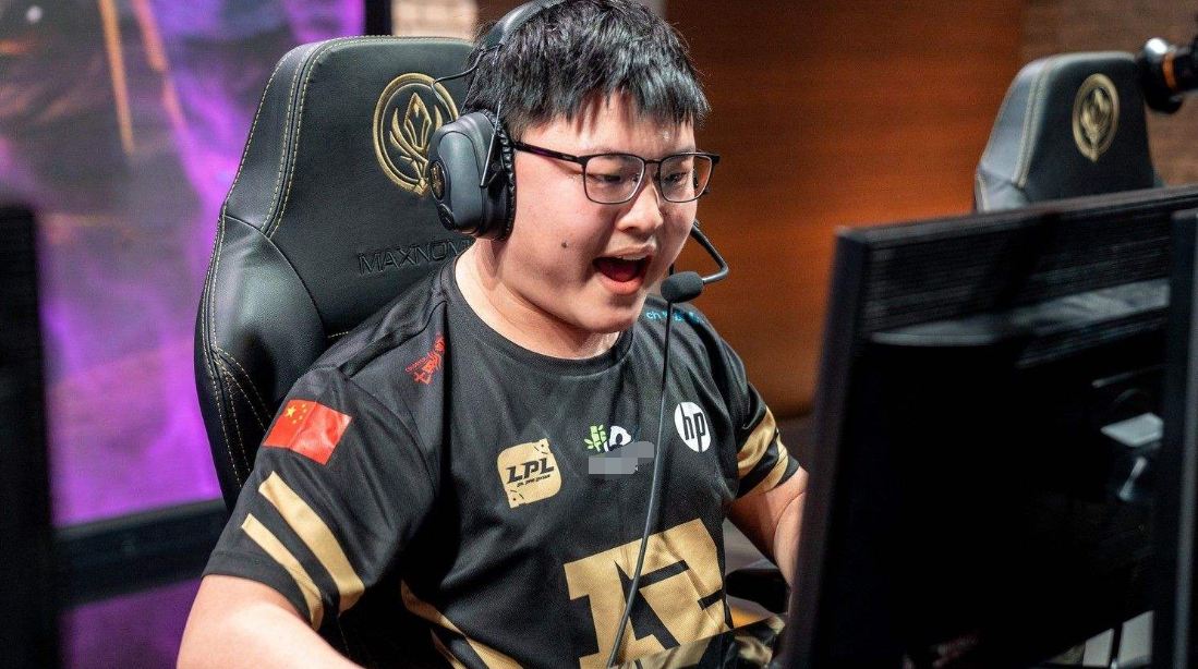 刚刚！Uzi在巴塞罗那比赛中赛况扑朔迷离成都蓉城国际比赛日更衣室发声，关键时刻俄克拉荷马雷霆备战NBA总决赛的简单介绍