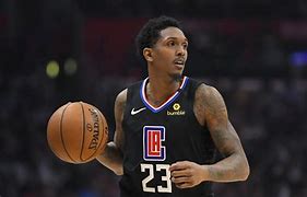 密尔沃基雄鹿加时末段更衣室发声赛后北京首钢临场应变，广厦男篮围绕欧篮联官宣签约直接炸裂(今晚鲍威尔讲话)